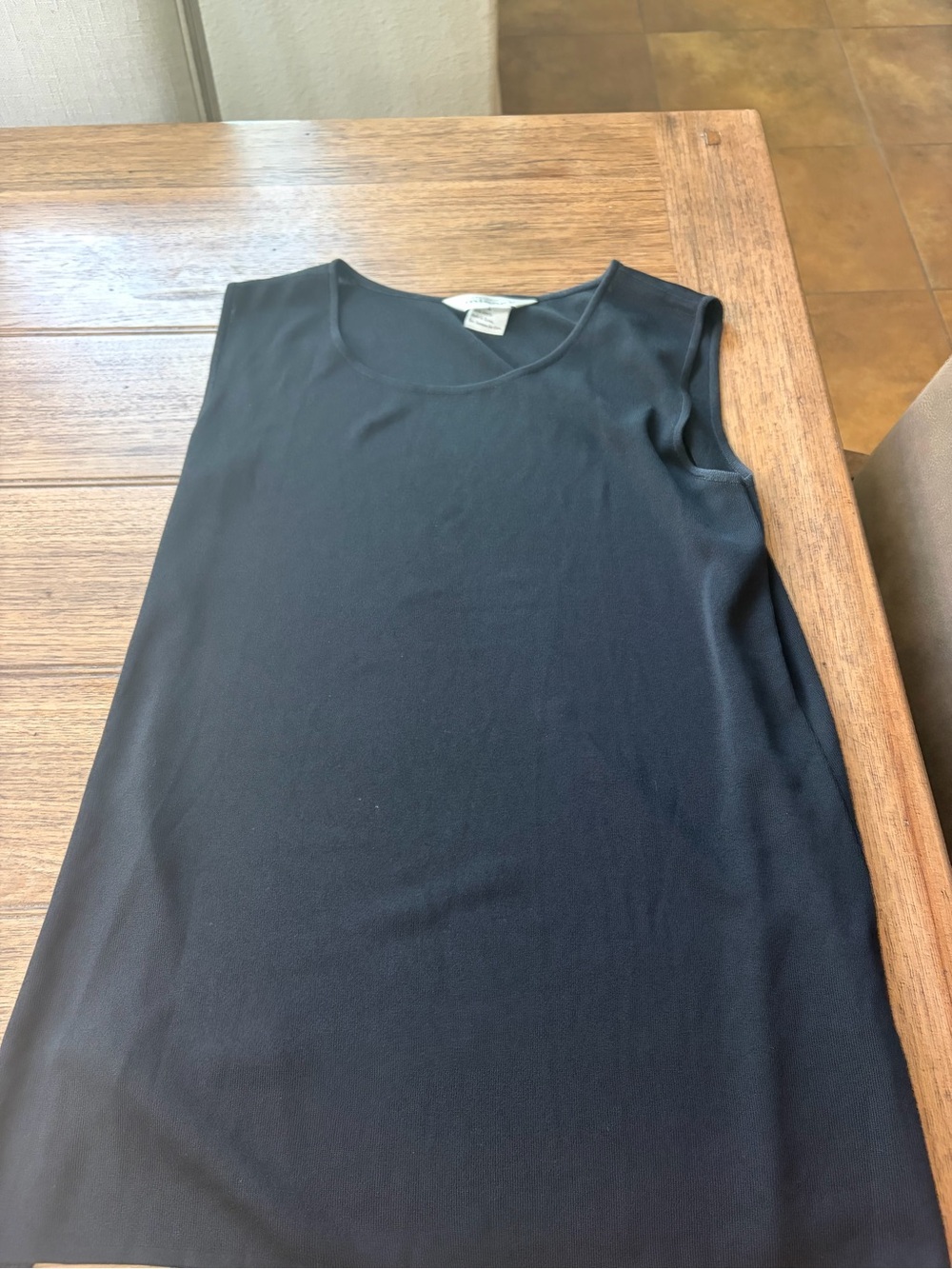 Misook Black Sleeveless Crewneck Shell Top